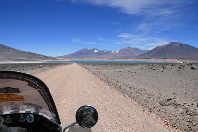 011 Ripio and a very cold lake.jpg